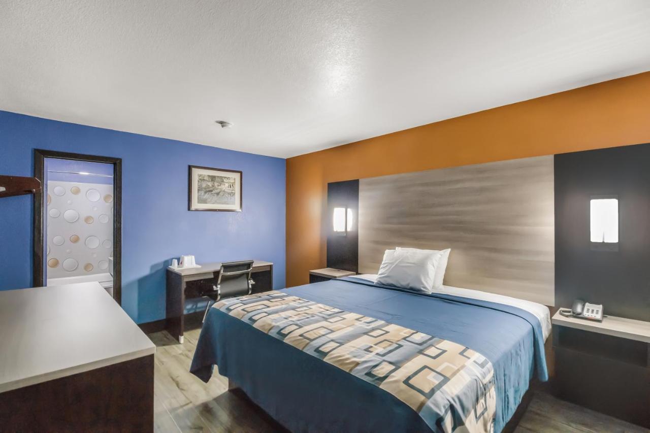 Scottish Inns Carrollton Bagian luar foto
